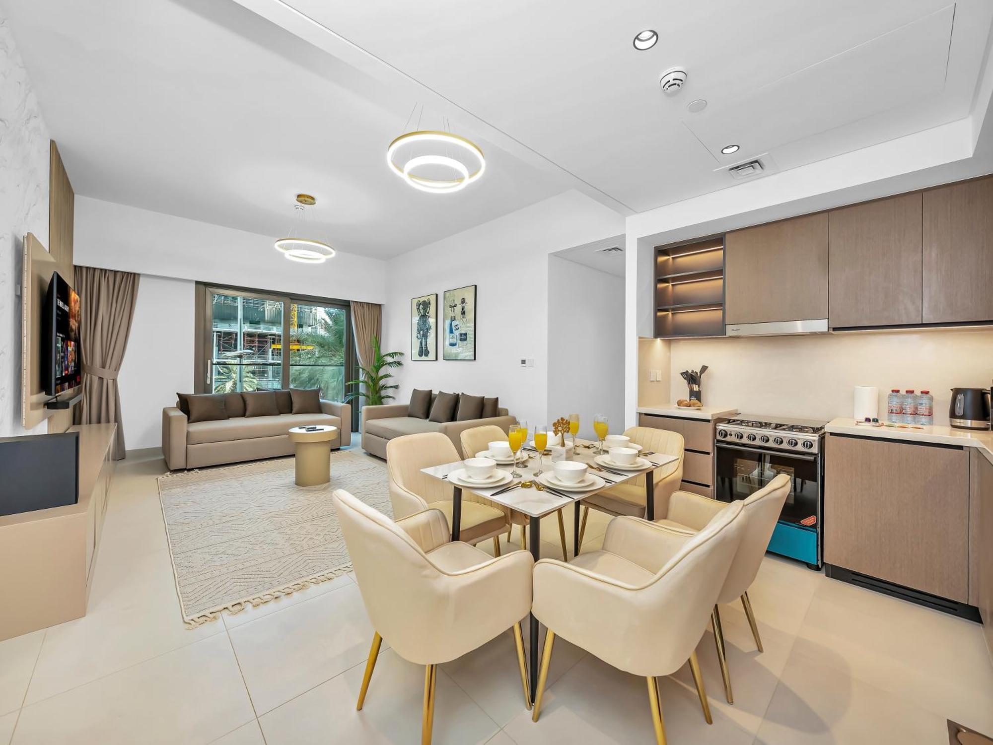 Luxury Downtown - 5 Mins Walk To Burj, Opera, Mall, Sleep 1-10 Apartment