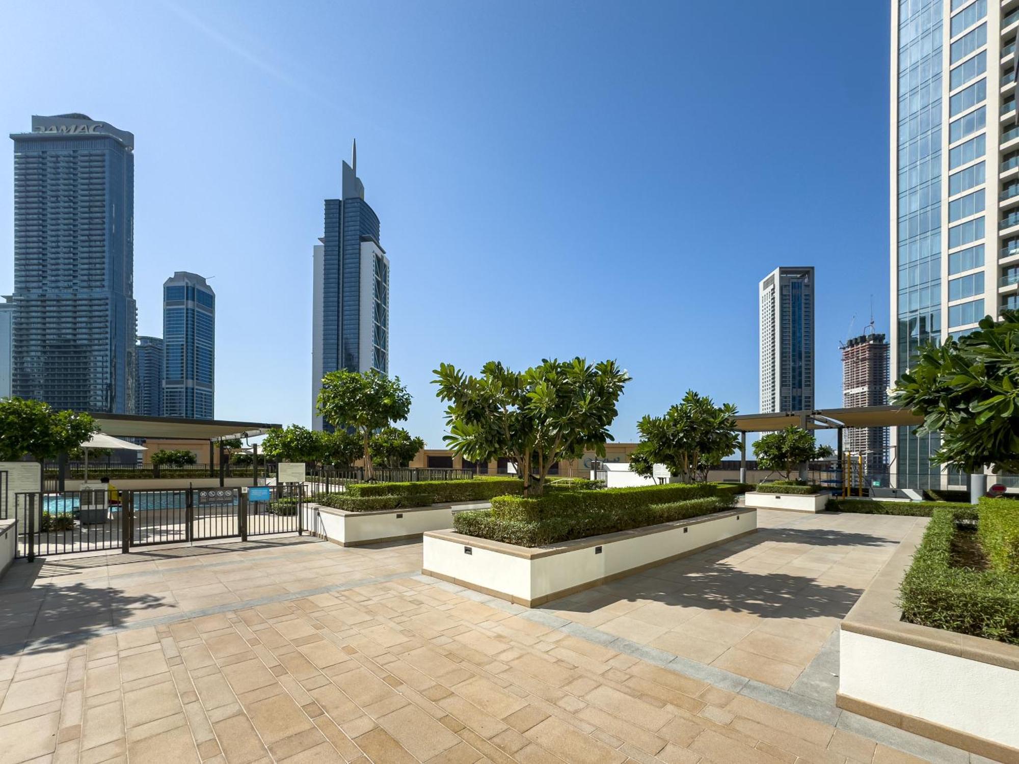Apartment Luxury Downtown - 5 Mins Walk To Burj, Opera, Mall, Sleep 1-10 Dubai