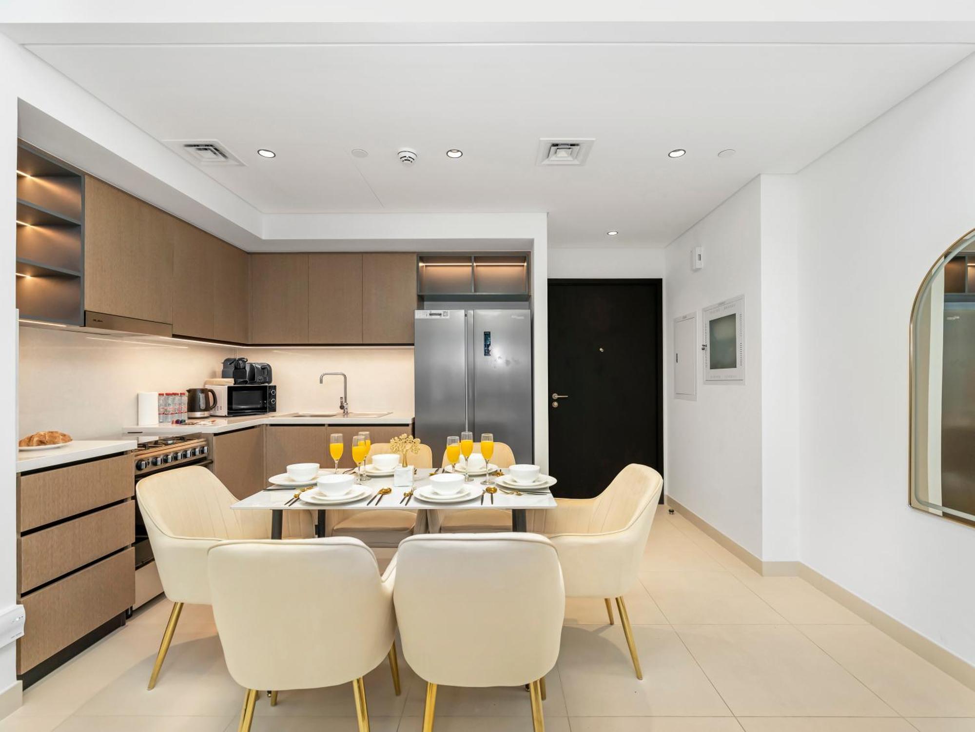 Luxury Downtown - 5 Mins Walk To Burj, Opera, Mall, Sleep 1-10 Dubai