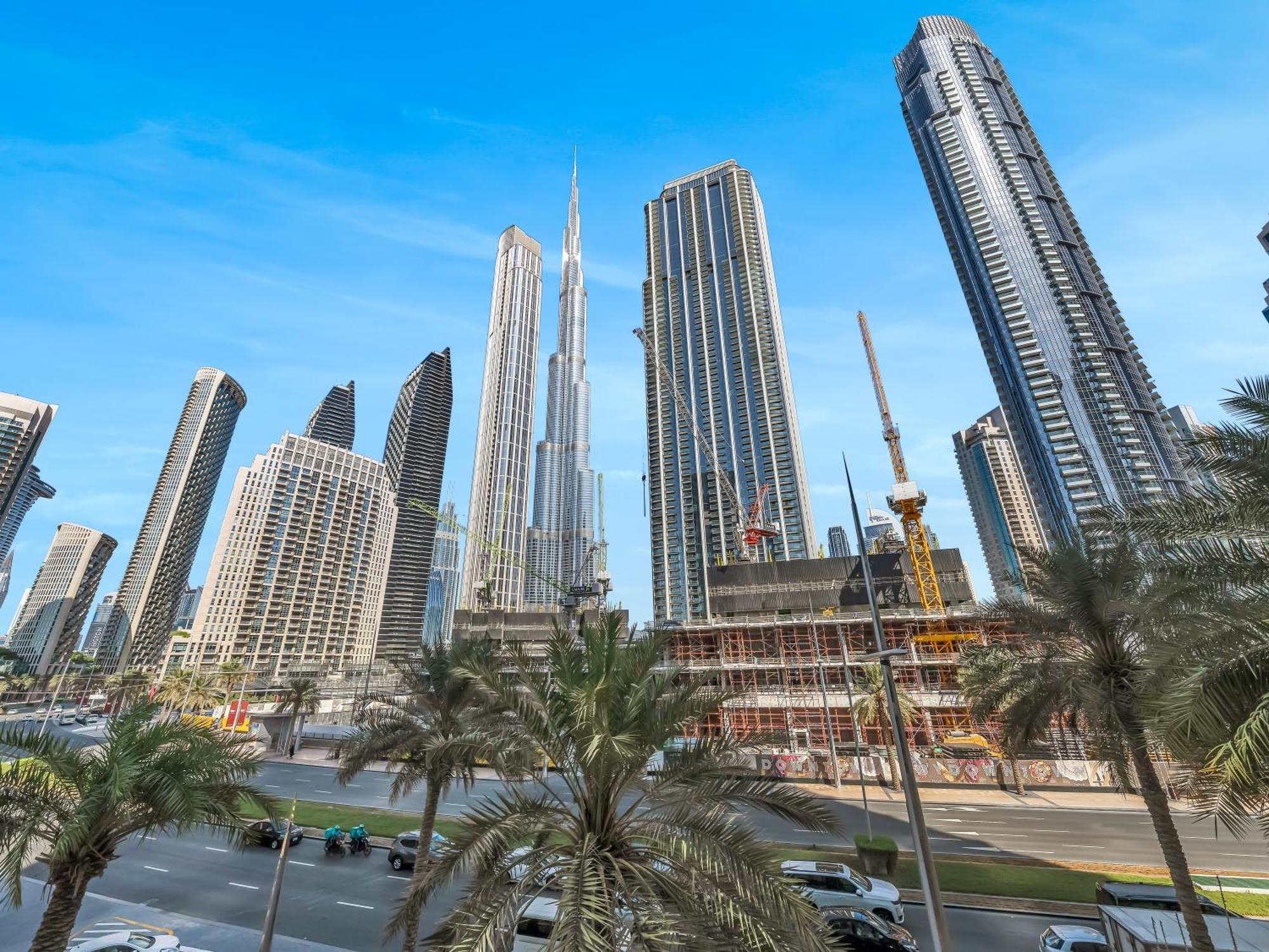 Luxury Downtown - 5 Mins Walk To Burj, Opera, Mall, Sleep 1-10 Apartment *